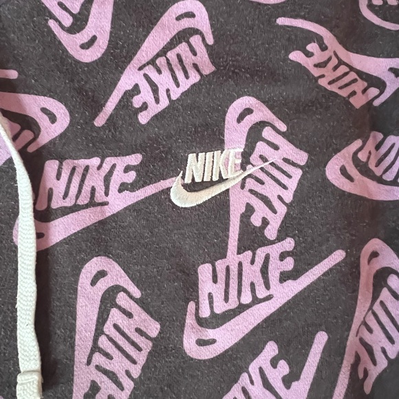 Nike sweatshirt - Picture 2 of 4